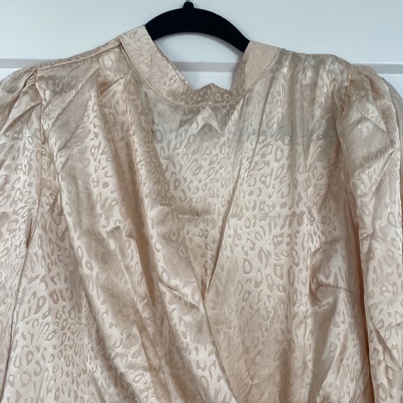 cream/gold silk/satin mini long sleeve dress - Picture 2 of 3